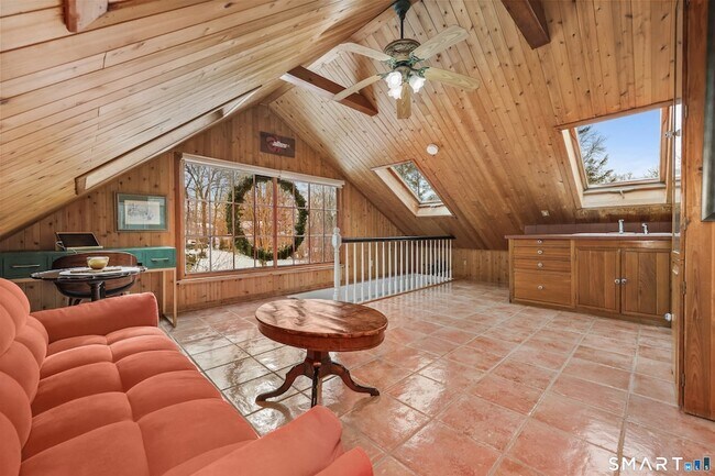 Building Photo - 167 North Ave