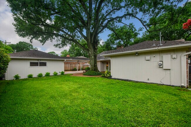 Building Photo - 10035 Ella Lee Ln
