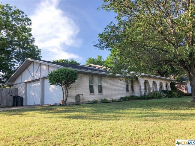Building Photo - *PENDING* Corner Lot Rental in Harker Heights