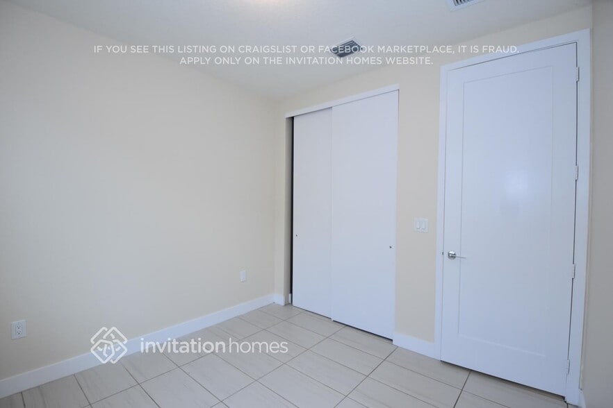 Building Photo - 6450 NW 103rd Pl