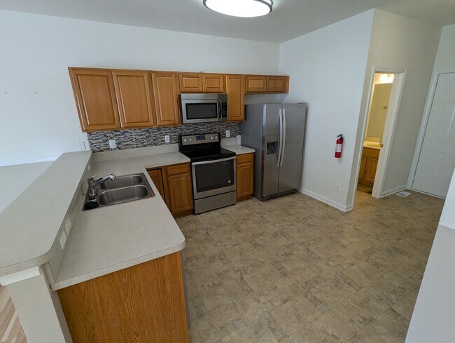 Building Photo - 35090 Sara Ct