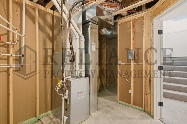 Building Photo - 5259 N Pinecrest Ct