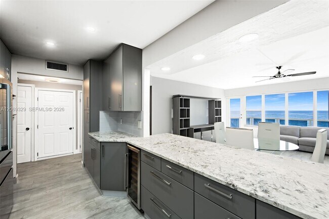 Building Photo - 3700 Galt Ocean Dr