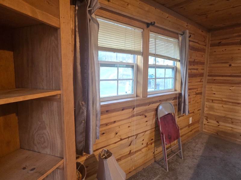 Building Photo - 1960 Saddleback Dr