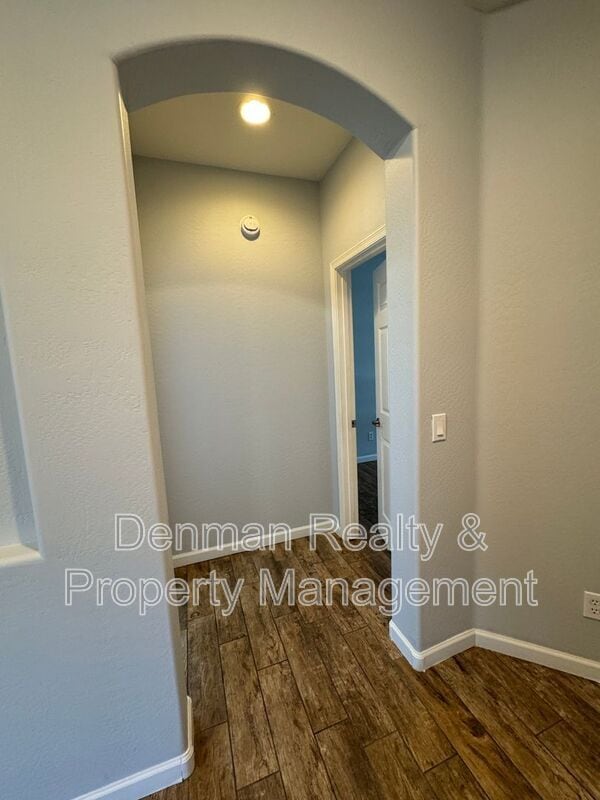 Building Photo - 10397 W Foothill Dr