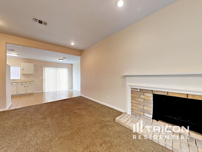 Building Photo - 12318 Flaxen Dr