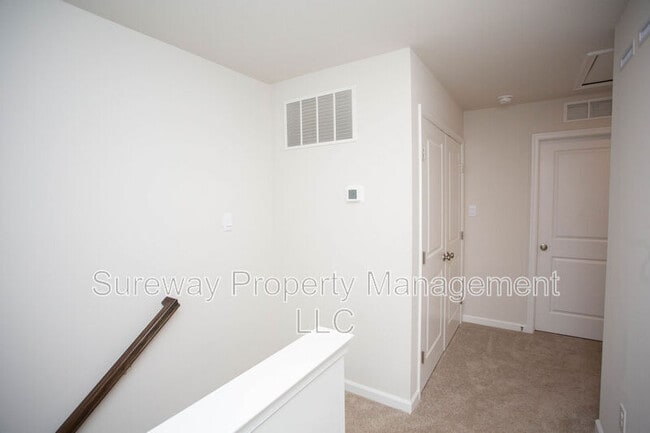 Building Photo - 55 Elliot Ln