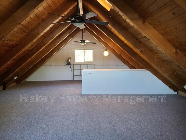 Building Photo - 15905 Ellis Ave