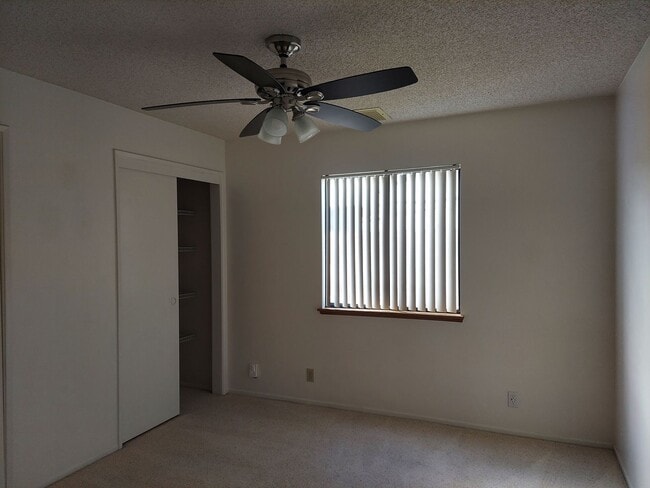 Building Photo - Please Contact VAUGHN REALTY to set up an appointment 760-446-6561