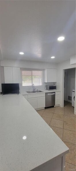 Building Photo - 26460 Ridgemoor Rd