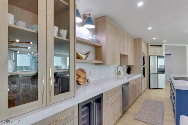 Building Photo - 2728 Tiburon Blvd E