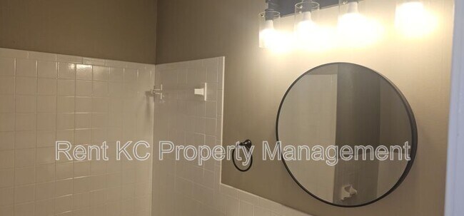 Building Photo - 809 NE 74th St