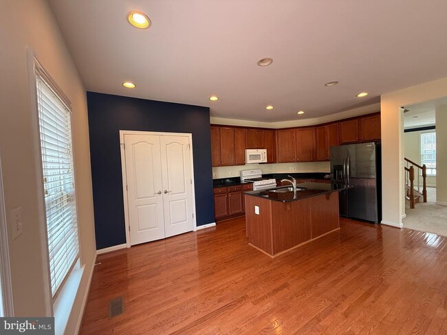 Building Photo - 25102 Cypress Mill Terrace