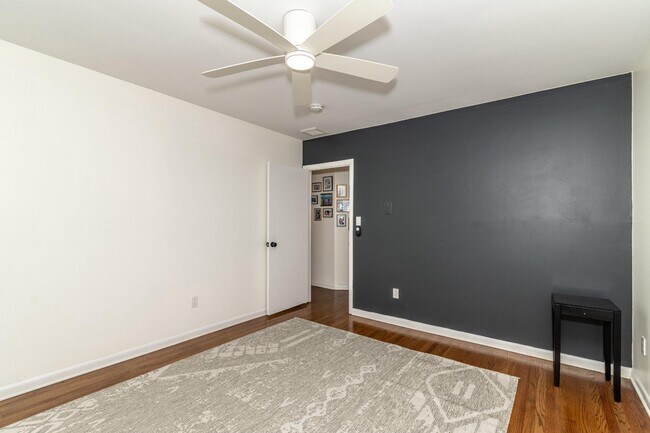 Building Photo - 1800 Lark Ln