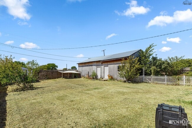 Building Photo - 515 N Texas St