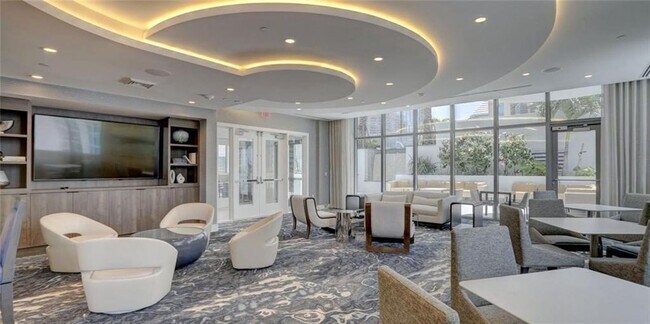 Building Photo - 100 E Las Olas Blvd