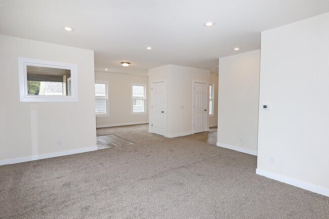 Building Photo - 1602 N 8th St