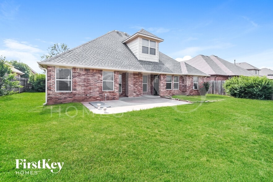 Building Photo - 2604 Busheywood Dr