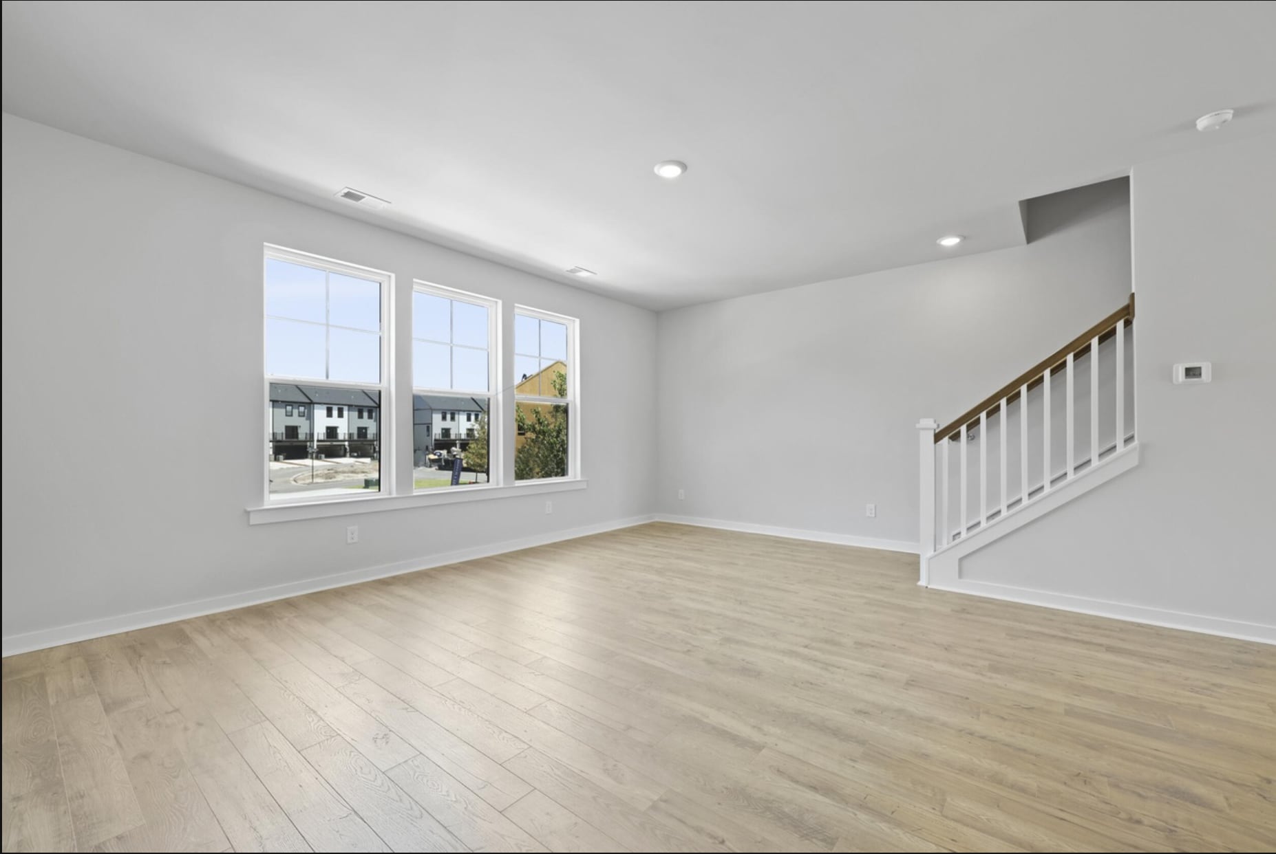 living area - 421 Talbot Dr