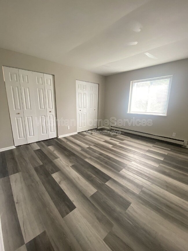 Building Photo - 217 Charleston Blvd