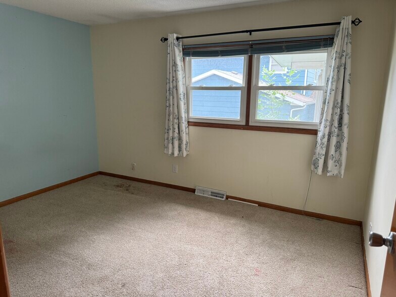 Building Photo - 2107 Tanglefoot Ln