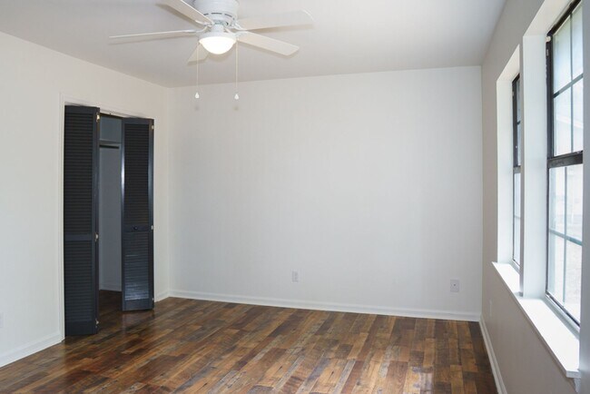 Building Photo - 3BR Home in Shell Point – Sunroom | Garage | Prime Location