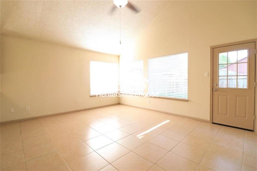 Building Photo - 16034 Barbarossa Dr