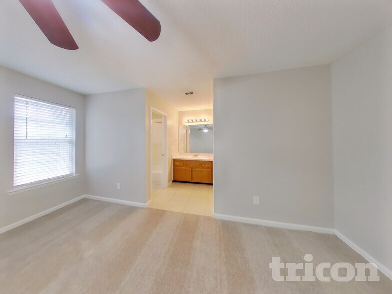 Building Photo - 7636 Collins Ridge Blvd