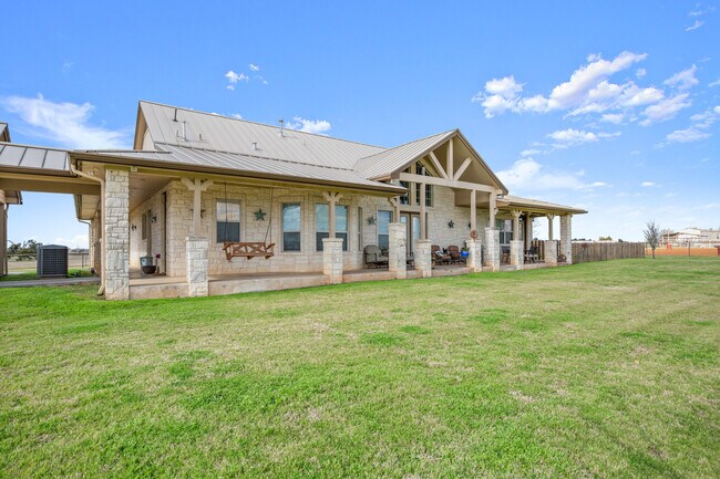 Building Photo - 140 Youngs Prairie Rd