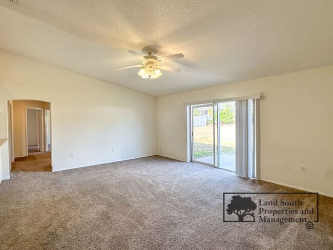 Building Photo - 5557 Beverly Rise Blvd