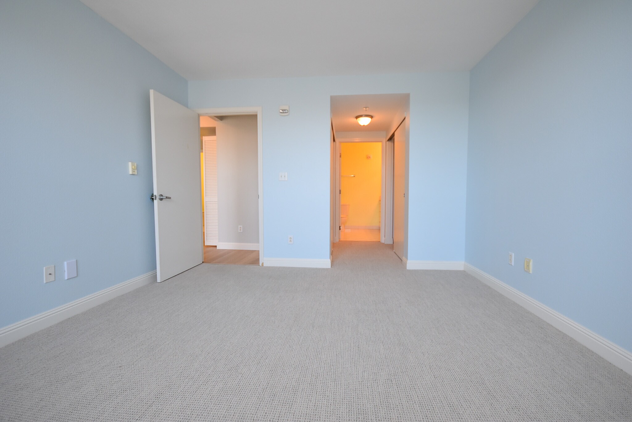 Building Photo - 8400 Oceanview Ter