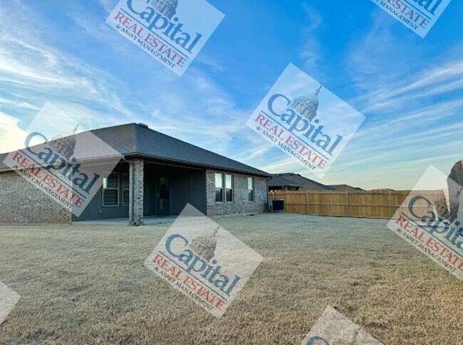 Building Photo - 18900 Vea Dr