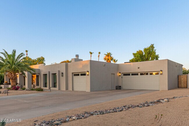 Building Photo - 12641 N 70th Pl