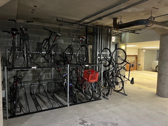 Building Photo - 15 S Throop St