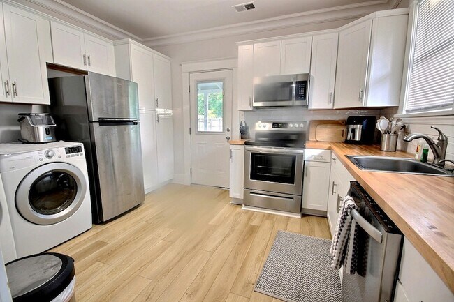 Building Photo - 3579 Carnes Ave
