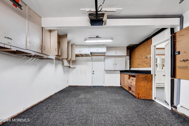 Building Photo - 613 Champlain St