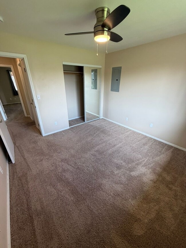 Building Photo - 370 11th St