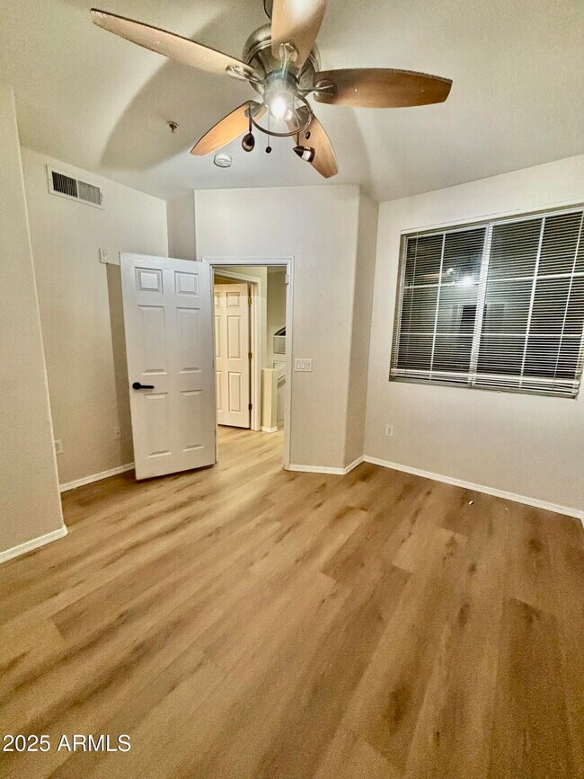 Building Photo - 18250 N Cave Creek Rd