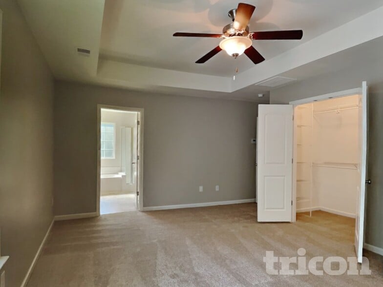 Building Photo - 127 Dunnsmore Dr