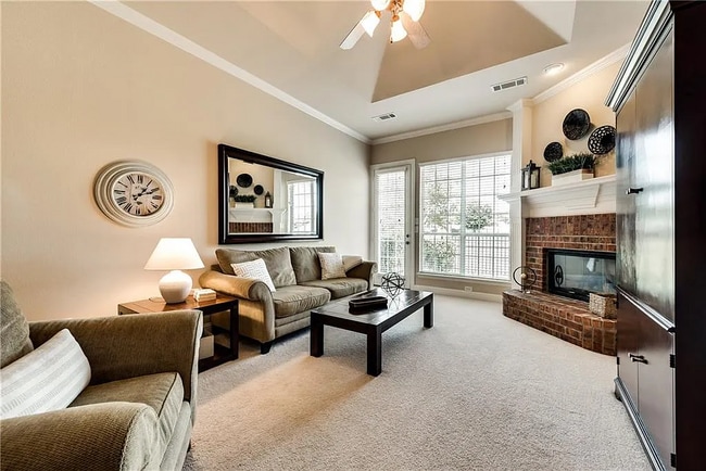 Building Photo - 2301 Canyon Creek Dr