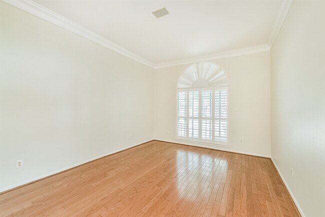 Building Photo - 7718 Trophy Pl Dr