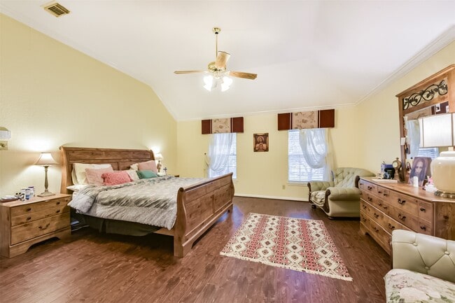 Building Photo - 1306 N Gabriel River Cir
