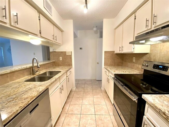 Building Photo - 6701 Sands Point Dr