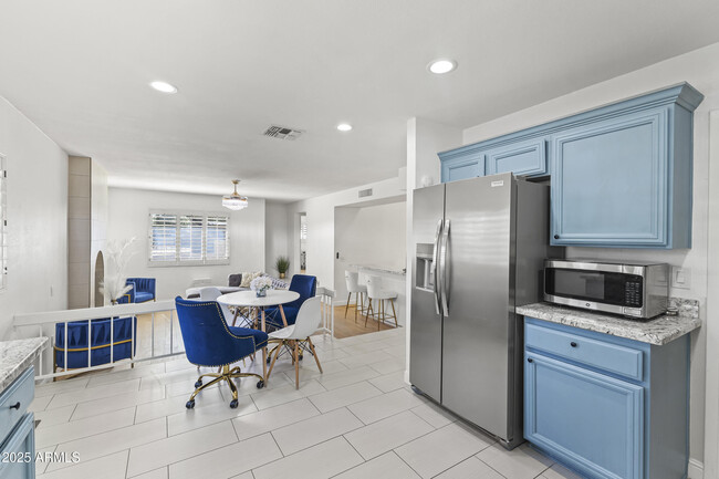 Building Photo - 8195 E Del Marino Dr