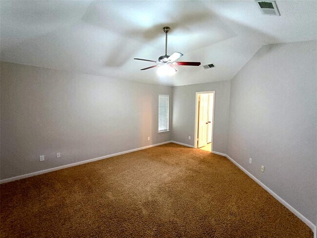Building Photo - 3821 Pin Oak Dr N