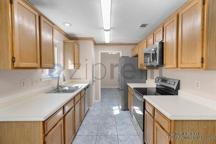 Building Photo - 6724 Mountain Cedar Ln