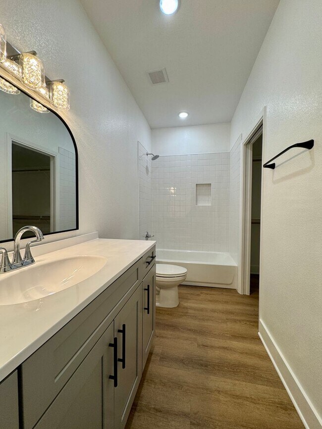 Building Photo - New Duplex For Lease | Accepting Section 8