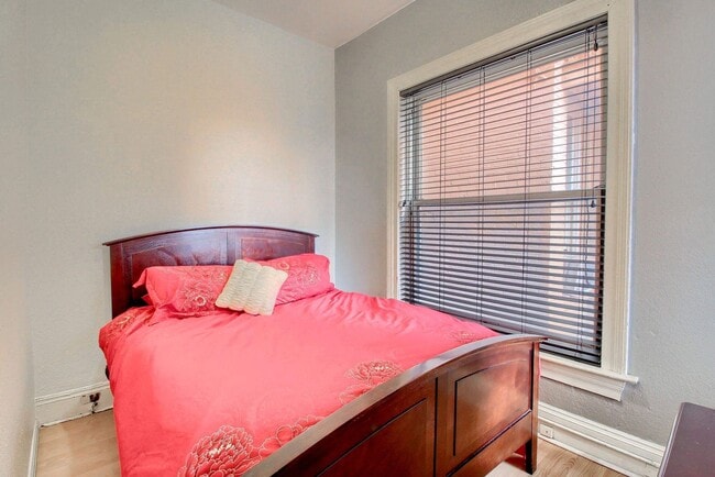 Building Photo - $1000 off Move in Special - Charming 2 bed 1 bath W/D in unit, free parking, renovated kitchen, f...