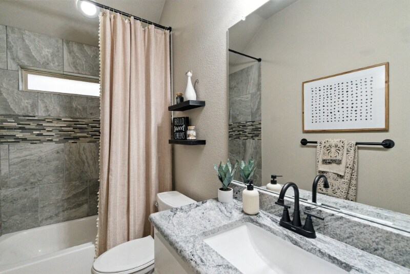 Building Photo - 1629 Town Creek Cir