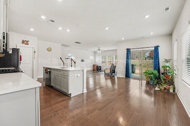 Building Photo - 11948 Red Leaf Dr